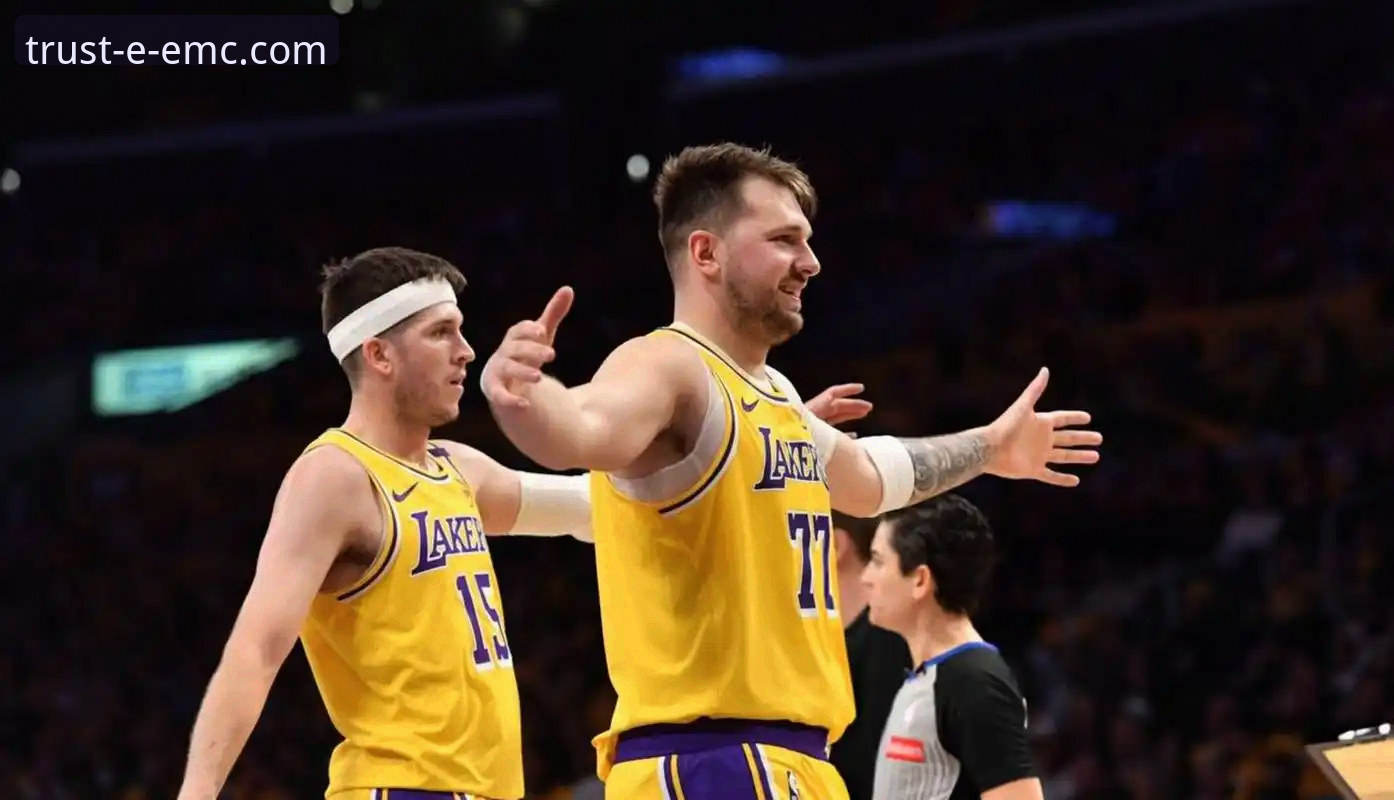 东契奇单节21分引爆全场，湖人客场力克步行者获关键胜利