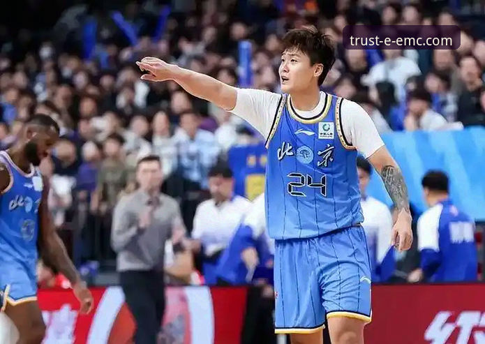 揭秘CBA爆冷夜：皮特森38分神迹背后，北京队末节崩盘的深层逻辑